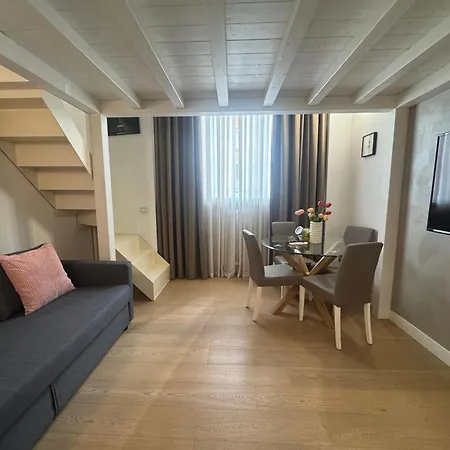 Apartamento Acasadiimma Nel Cuore Della Fashion District - Family Loft Vicino Ai Navigli
